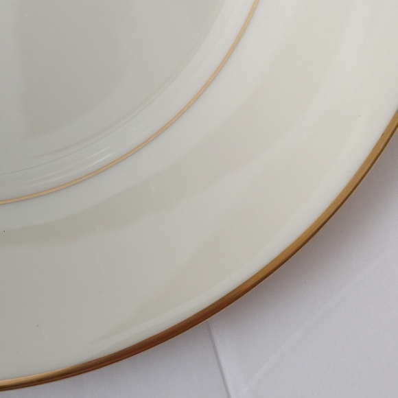 Lenox HAYWORTH 8.25” Salad Plates USA Cream W/ Gold Band, Set of 4 - Picture 3 of 6